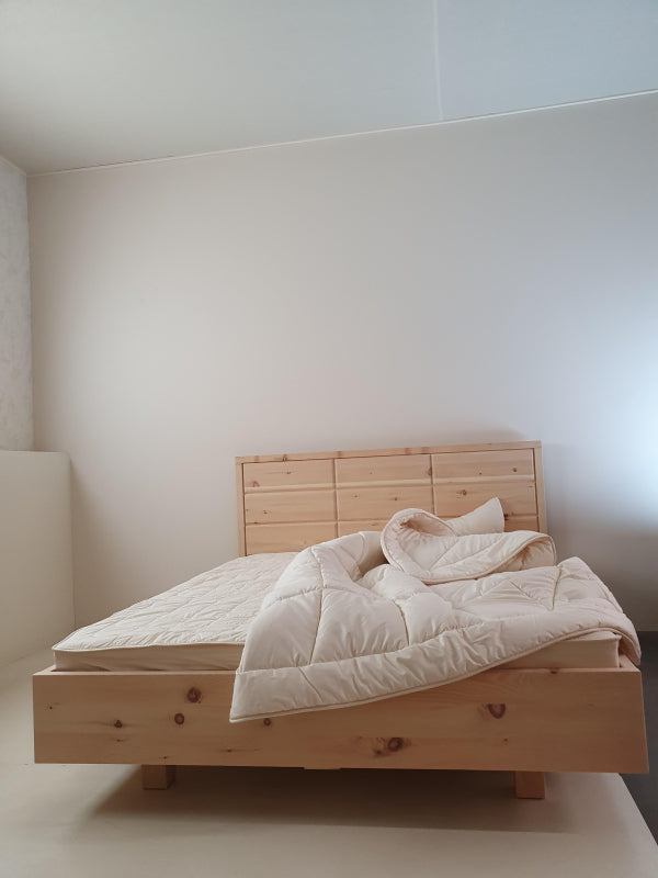 Arven/Zirben Massivholzbett KARO